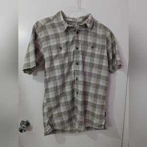 Patagonia men's size medium button down shirt